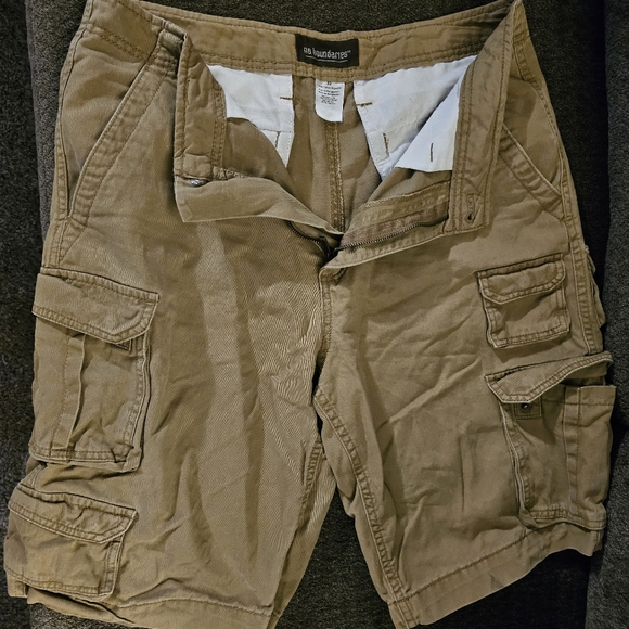 Cargo shorts - Picture 2 of 3